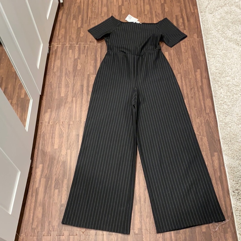 H&M pinestrip off shoulder jumpsuit. SZ M NWT